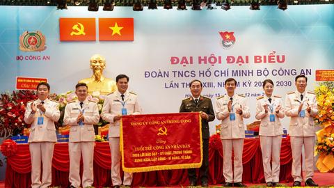 Phát huy vai trò xung kích, sáng tạo, tinh thần đột phá của thanh niên Công an nhân dân