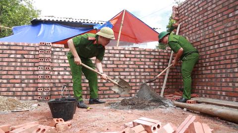 Những mái ấm từ trái tim người chiến sĩ