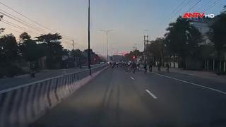 Xác minh đoàn xe đạp chạy vượt đèn đỏ trên QL13