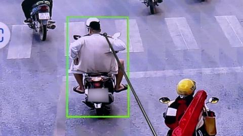 Camera AI Hà Nội đã bắt lỗi 352 ô tô, xe máy vượt đèn đỏ