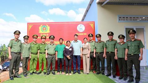 Khánh Hòa khánh thành căn nhà đầu tiên trong “Chiến dịch Quang Trung”