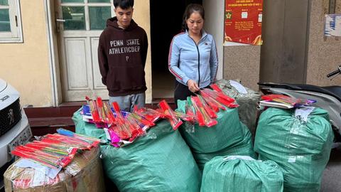 Hà Nội liên tiếp thu giữ nhiều loại pháo mới nhập lậu