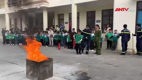 Học sinh, phụ huynh và giáo viên được trang bị kỹ năng PCCC