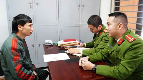 Vận động đối tượng truy nã trốn ở Thái Lan về đầu thú