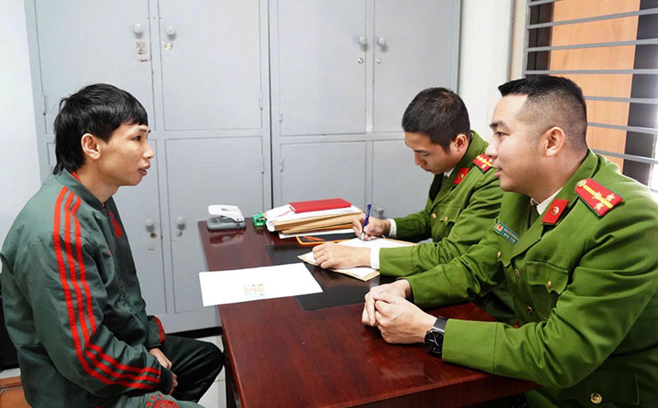 Vận động đối tượng truy nã trốn ở Thái Lan về đầu thú