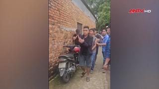 Triệt xóa điểm đá gà trong rừng keo gần 20 đối tượng