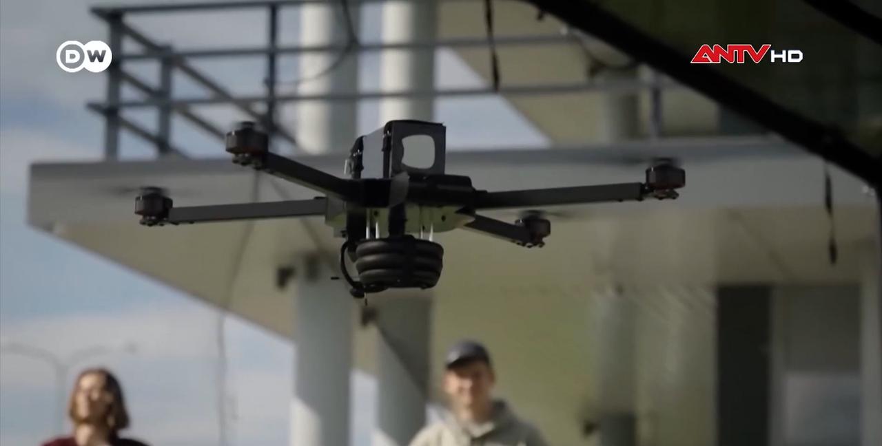 Đức thắt chặt an ninh sau hơn 1.000 vụ xâm nhập của drone lạ