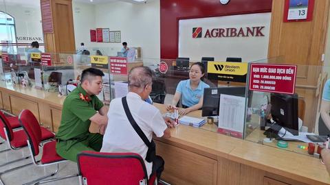 Ngân hàng ngăn chặn tội phạm lừa đảo dịp cuối năm