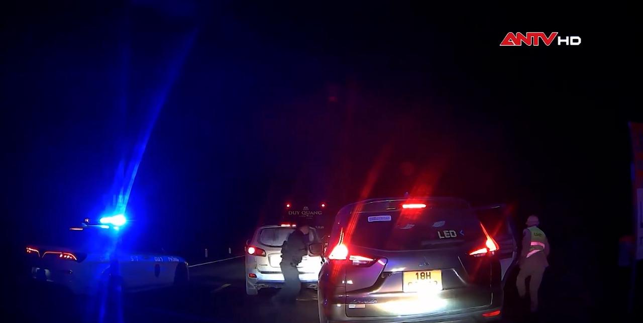 Truy đuổi, khống chế nhóm người nhập cảnh trái phép