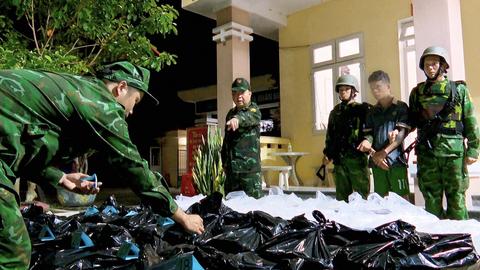 Phát hiện ô tô vận chuyển 15.000 gói thuốc lá ngoại nhập lậu