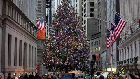 Không khí đón Giáng sinh rộn ràng trên khắp thế giới