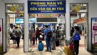 Thêm 11 đoàn tàu Tết từ TP.HCM về miền Trung