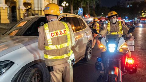 Giữ bình yên trên những cung đường đêm Noel 