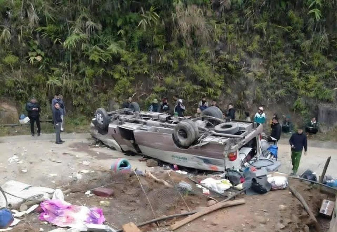 Tai nạn giao thông nghiêm trọng ở Lào Cai, 9 người tử vong 