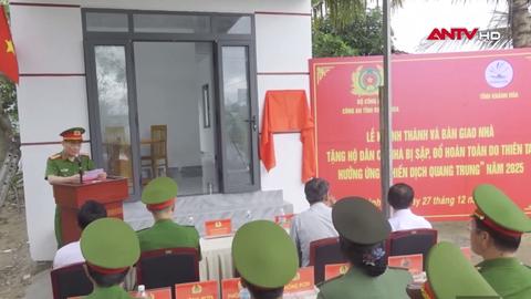 Thêm 2 căn nhà được bàn giao cho người dân