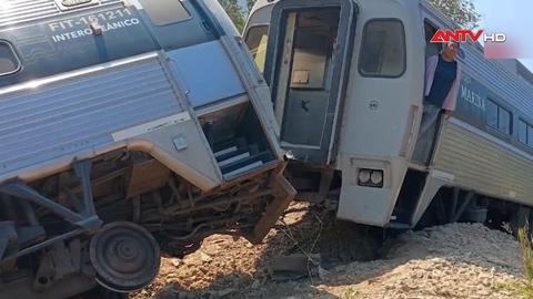 Tai nạn tàu hỏa chở 250 người ở Mexico