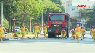 Sinh viên hóa thân thành lính cứu hỏa