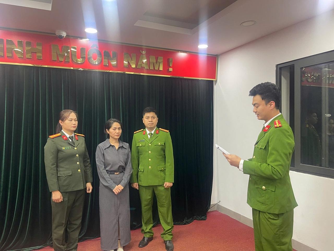 Bắt Giám đốc công ty tổ chức chương trình "Về đây bốn cánh chim trời"