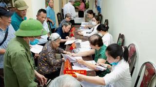 Tết thêm ấm từ những món quà nghĩa tình