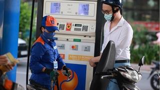 Giá xăng, dầu giảm, xăng RON95-III dưới 19.000đ/lít