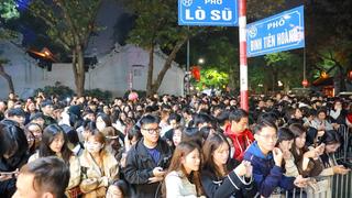 Không khí trước thềm năm mới tại Thủ đô Hà Nội