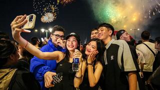 Rộn ràng không khí đón năm mới trên cả nước