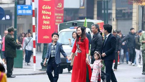 Thủ tướng chỉ đạo tổ chức Tết Bính Ngọ vui tươi, lành mạnh, an toàn, tiết kiệm