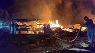 Cháy lớn showroom ô tô ở TP.HCM ngày đầu năm