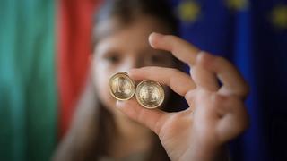 Bulgaria gia nhập Eurozone: Niềm vui hội nhập xen lẫn lo ngại trong dư luận