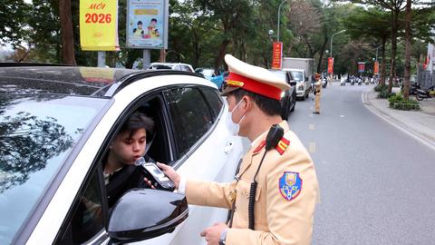 Phát hiện 3.373 trường hợp vi phạm nồng độ cồn trong ngày 2/1