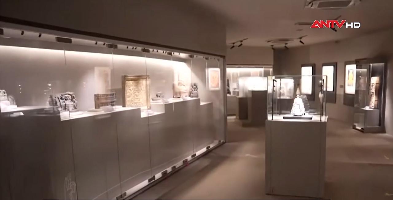 Ấn Độ trưng bày 300 bảo thạch linh thiêng Ấn Độ trưng bày 300 bảo thạch linh thiêng