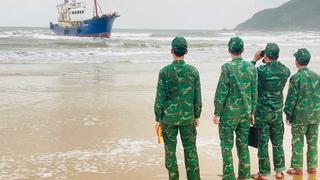 Tàu nước ngoài mắc cạn tại vùng biển Dung Quất