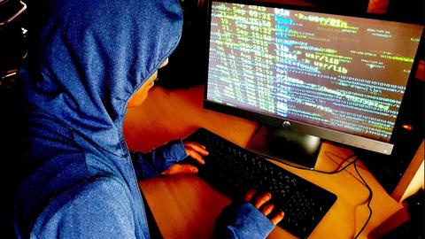 Bịt lỗ hổng số bảo vệ con người trong kỷ nguyên AI