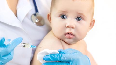 Mỹ điều chỉnh lịch tiêm chủng cho trẻ em