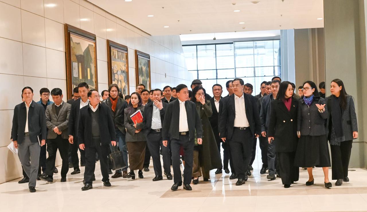 Đồng chí Trần Cẩm Tú kiểm tra công tác chuẩn bị phục vụ Đại hội XIV của Đảng