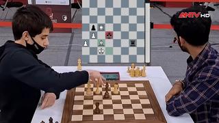 Cậu bé 12 tuổi đánh bại nhà vô địch cờ vua thế giới