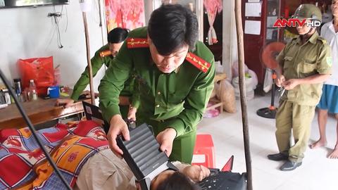 Công an xã Tiểu Cần đến tận nhà cấp Căn cước cho người đi lại khó khăn