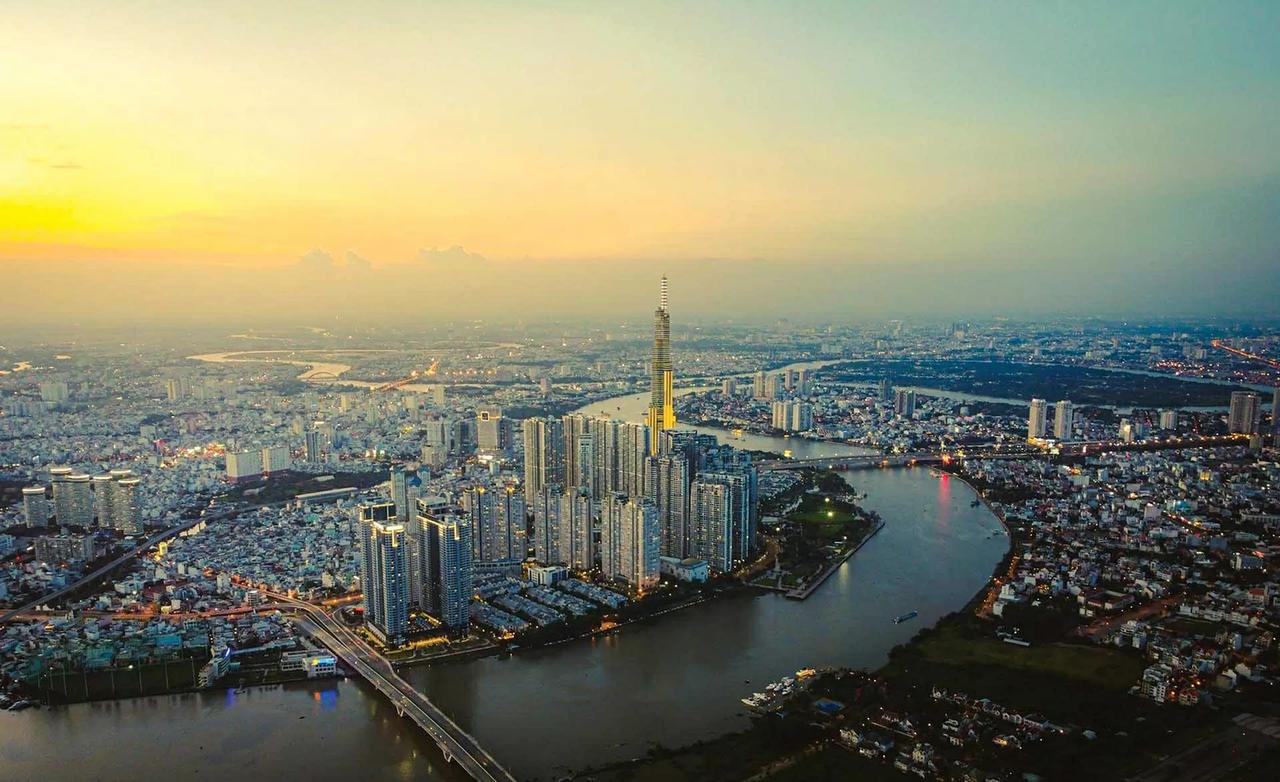 Việt Nam phát triển kinh tế ngoạn mục, tạo đà thực hiện thắng lợi các nhiệm vụ Đại hội XIV của Đảng