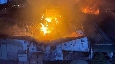 Vụ cháy xưởng gỗ và xưởng tái chế nhựa: không có thiệt hại về người