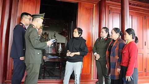 Bắt, khám xét khẩn cấp đối với bị can Hồ Thị Hải