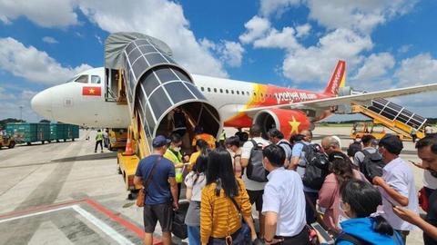 Hỗ trợ 2.500 vé tàu, máy bay cho người lao động dịp Tết Bính Ngọ 