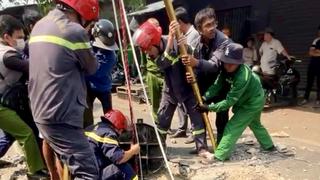TP.HCM: Hai công nhân tử vong khi nạo vét hố ga