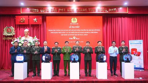 Ra mắt Trung tâm thông tin chỉ huy kết nối hệ thống truyền tin, báo sự cố PCCC ứng dụng "Báo cháy 114"