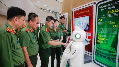 Đổi mới mạnh mẽ tư duy về bảo vệ an ninh, trật tự trong kỷ nguyên số