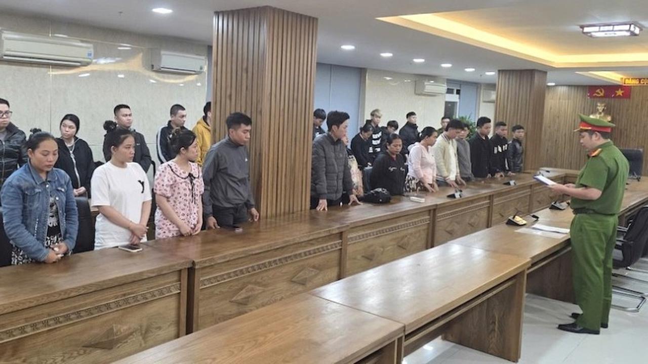 Triệt phá đường dây tiếp tay lừa đảo xuyên biên giới