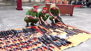 Tiêu hủy vũ khí, giữ vững an ninh trật tự