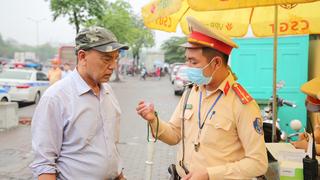 Chốt kiểm tra ma túy lưu động trên đường phố