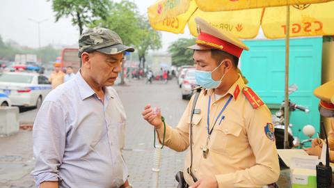 Chốt kiểm tra ma túy lưu động trên đường phố