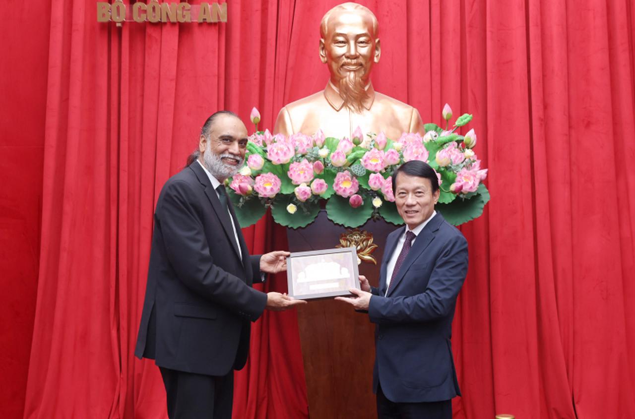 Hoạt động nổi bật của lãnh đạo Bộ Công an tuần qua