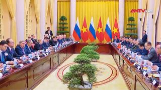 Đột phá trong công tác đối ngoại, hội nhập quốc tế  